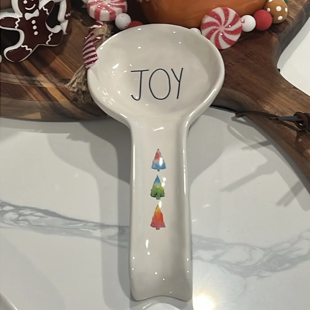 Cute Rae Dunn JOY 🎄⛄️🎁 Spoon Rest!